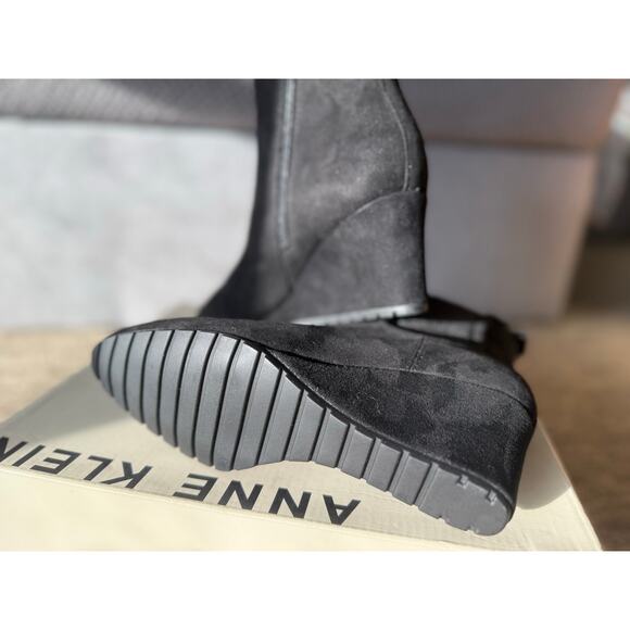 New Anne Klein Akviki Black‎ Suede Wedge Boot 6.5 - Picture 6 of 8